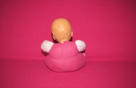 Retro bábika s fľaškou, 