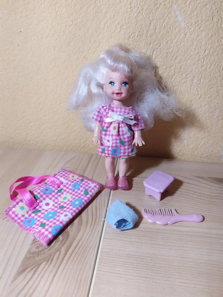 Barbie kelly potty training (10),