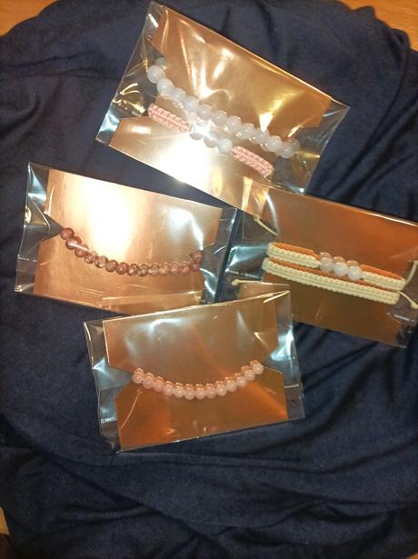 Náramky z prírodných kameňov, 