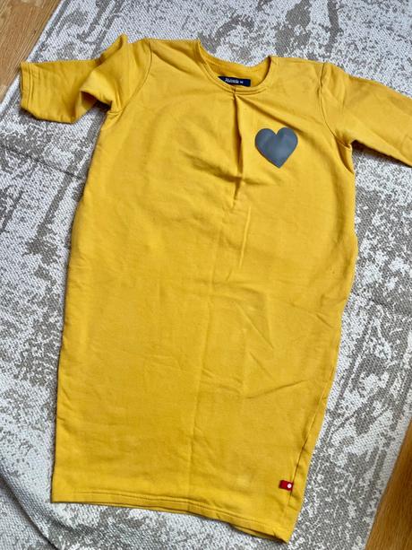 Pískacie šaty vel.146, 146