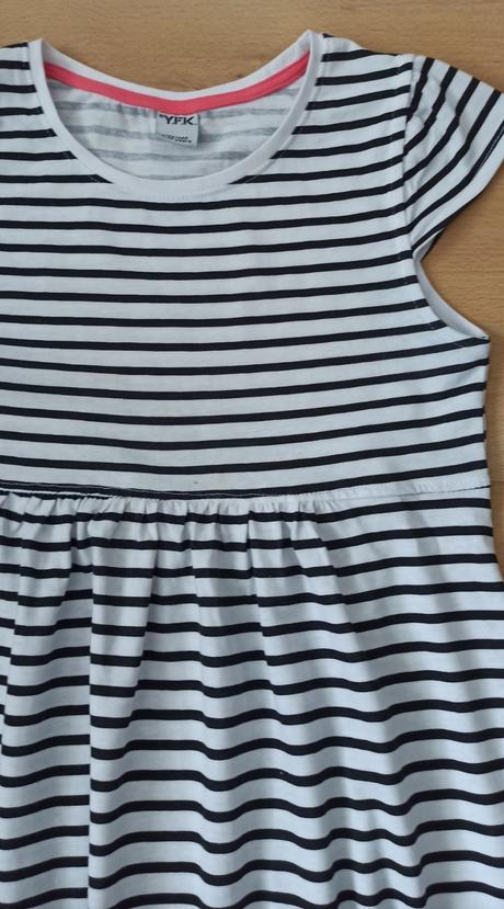 Pásikavé šaty, kik,140