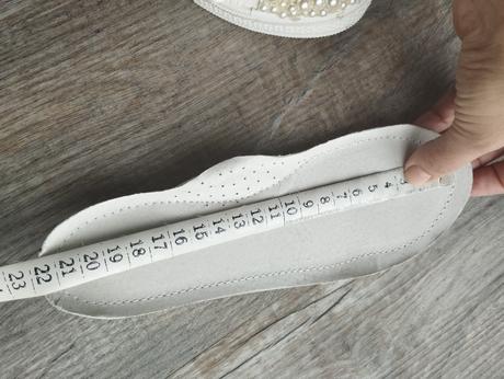 Tenisky s perličkami, 35