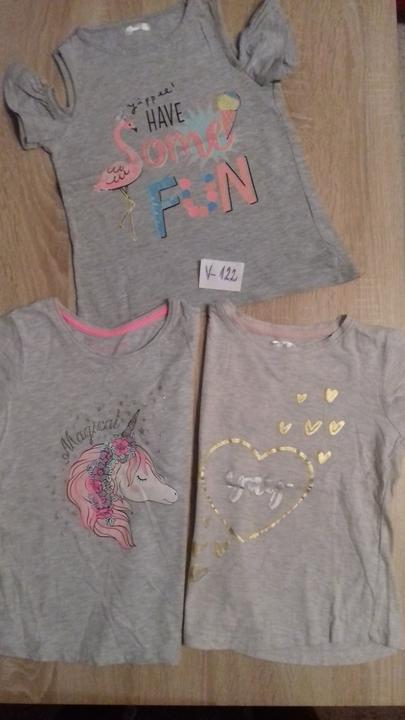 Balík dievčenských tričiek, 122–134