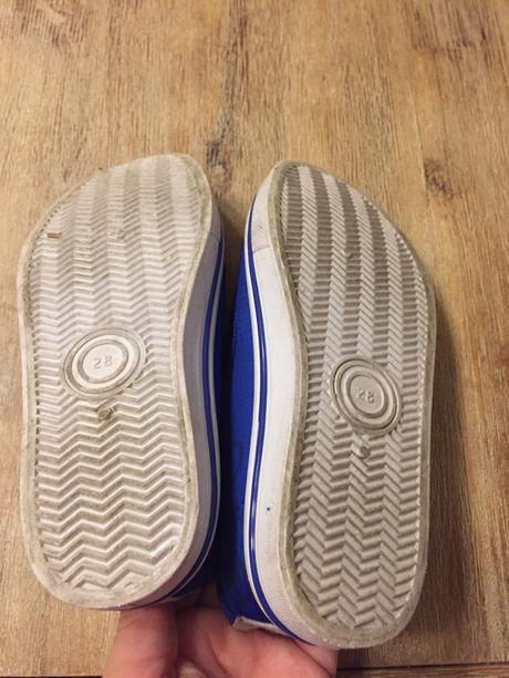 Slip on spiderman, 28