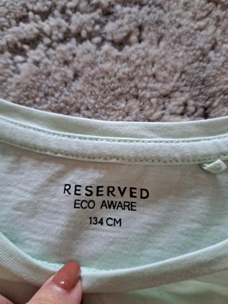 Triko reserved, reserved,134