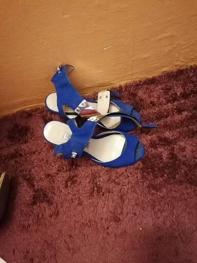 Kráľovská modrá zandálky 37, 37