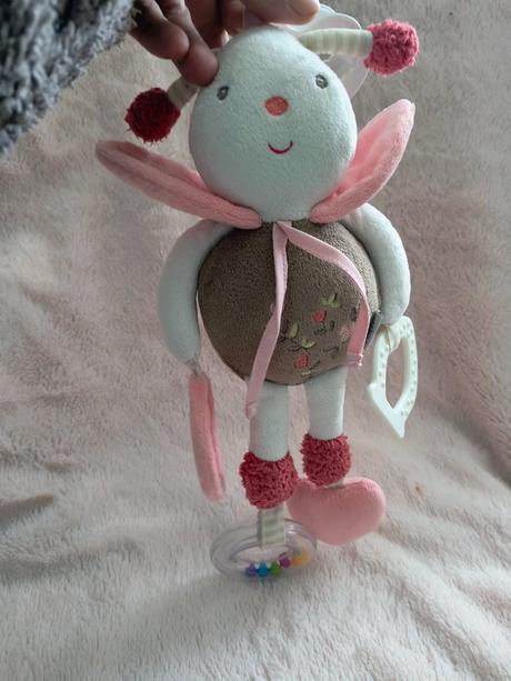 Chrobáčik na zavesenie, 