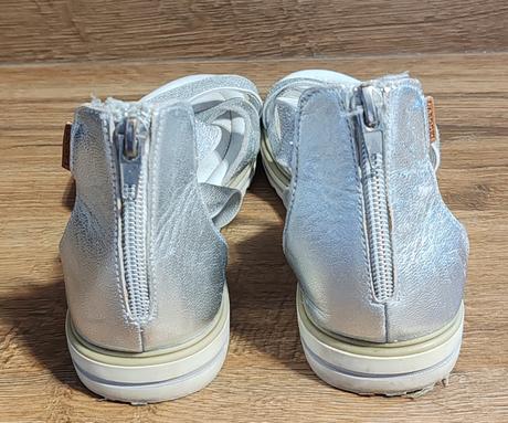 Sandalky, lasocki,33