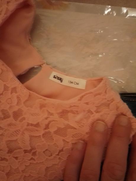 Balíček dievčenského oblečenia, 122–134