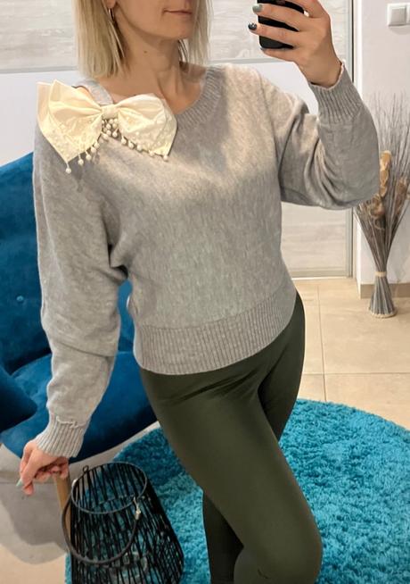 Dámsky sveter s veľkou mašľou (uni), l / m / xl