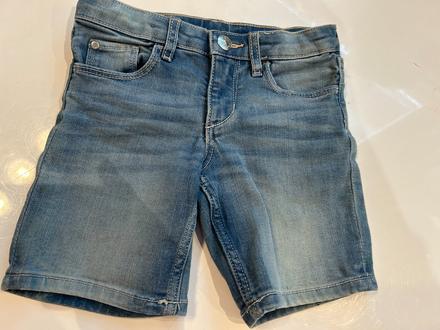 Kraťasy zn.h&m (veľ.104), h&m,104