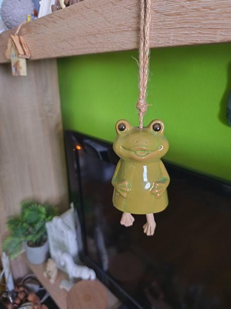 Keramická závesná dekorácia žabka,