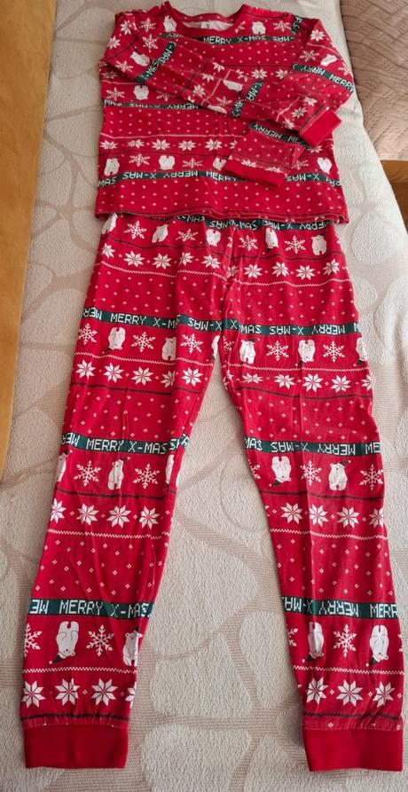 Pyžamo, takko,146