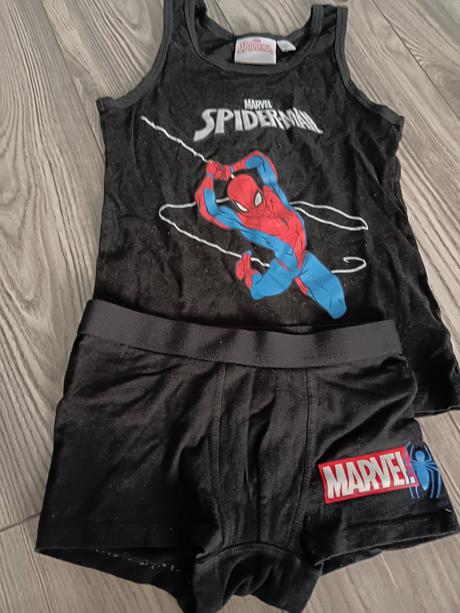 Tielko a boxery, 134