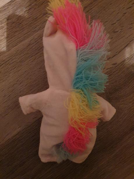 Babika/babatko s kostymom jednorozca, 