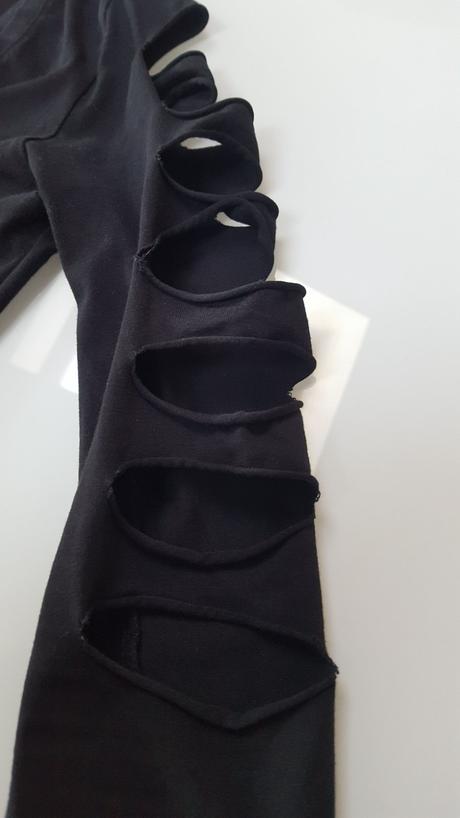 Tričko s deravými rukávmi, 158