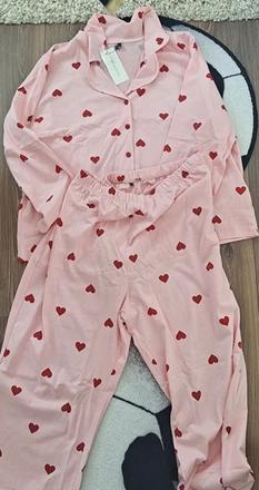 Dámske srdieckové pyžamo, 46