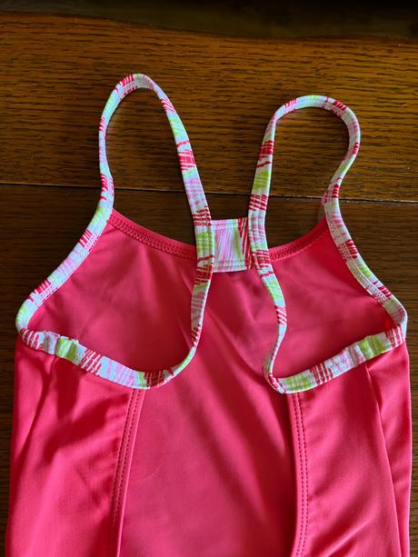 Žiarivé plavky adidas s milými detailmi, adidas,116