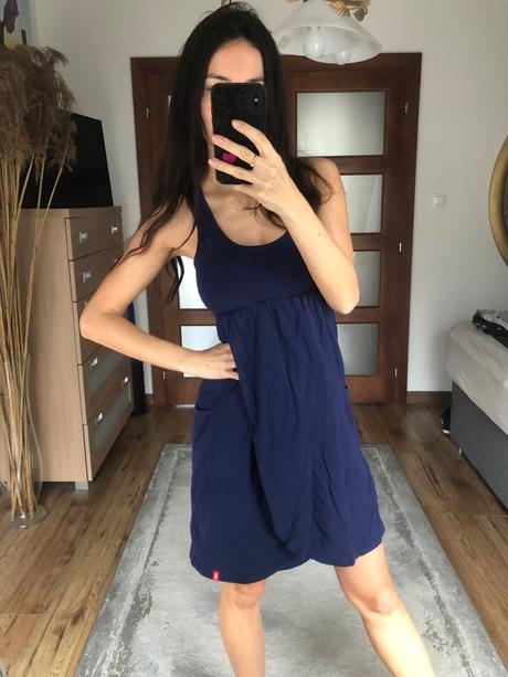 Pohodlne modré saty,