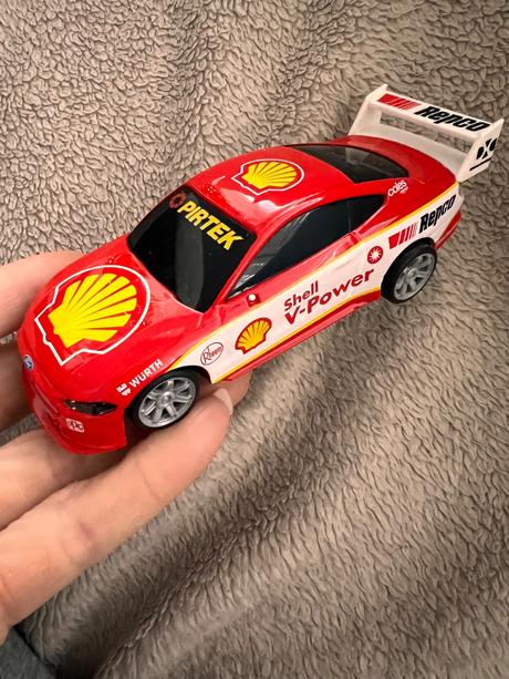 Mustang shell kovové autíčko, 