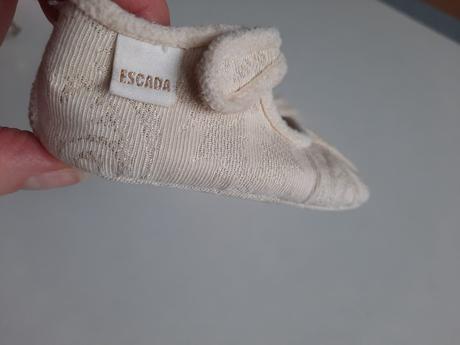 Luxusné capačky, topánočky zn. escada, <17