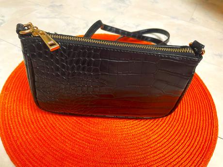 Crossbody kabelka s imitáciou hadieho vzoru, 