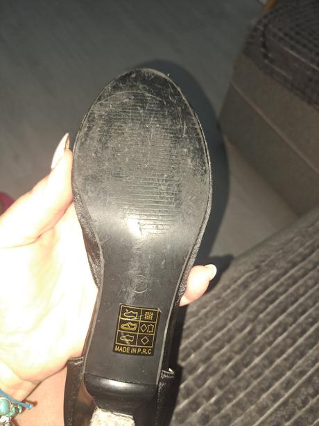 Tanečné topánky, 37