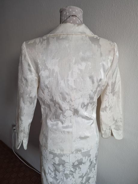 Maslový sukňový kostým 38/40, m