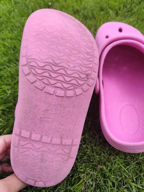 Crocsy, 28