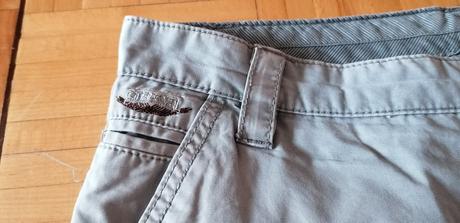 Pánske sivé kraťasy, 32