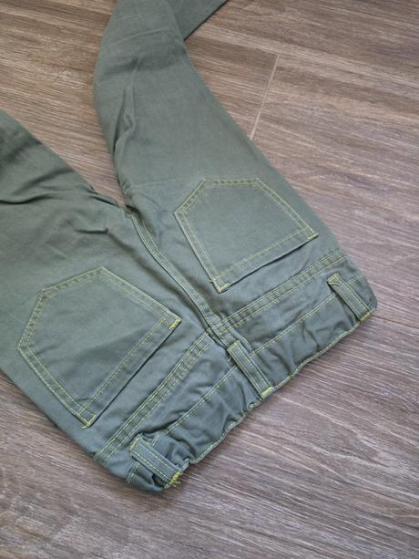 Nohavice č.110, 110