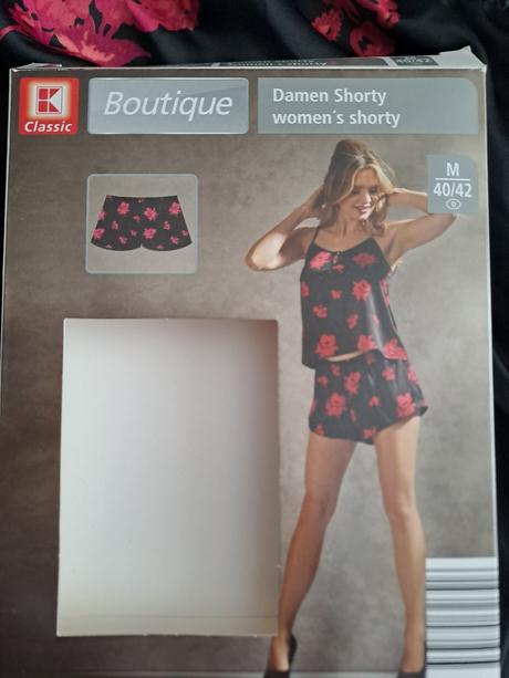 Pyžamové kraťasy, 44