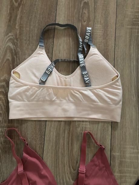 4ks športových podprseniek, m