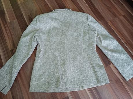 Slávnostné sako, 40