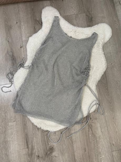 Strieborná sieťková tunika, 38