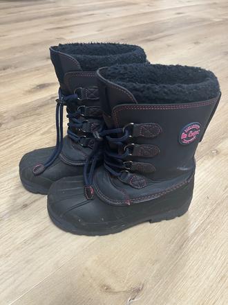 Snehule, lee cooper,34