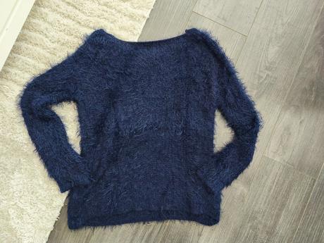 Modrý pulóver., s