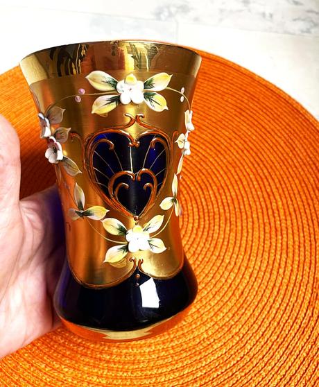 Kobaltová váza so zlátením a smaltovaním, 