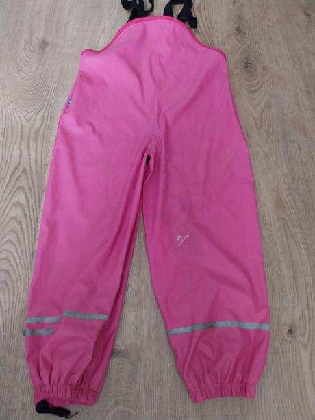 Nohavice do dazda, 110