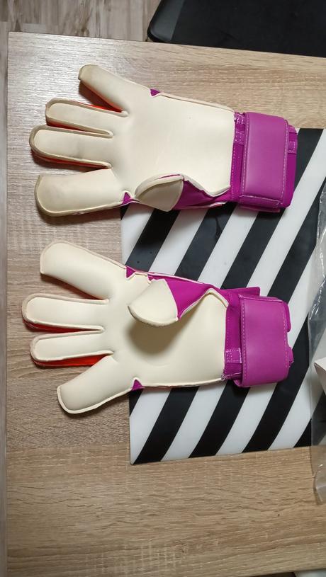 Brankárske rukavice 9,5 nike  s poštou, 