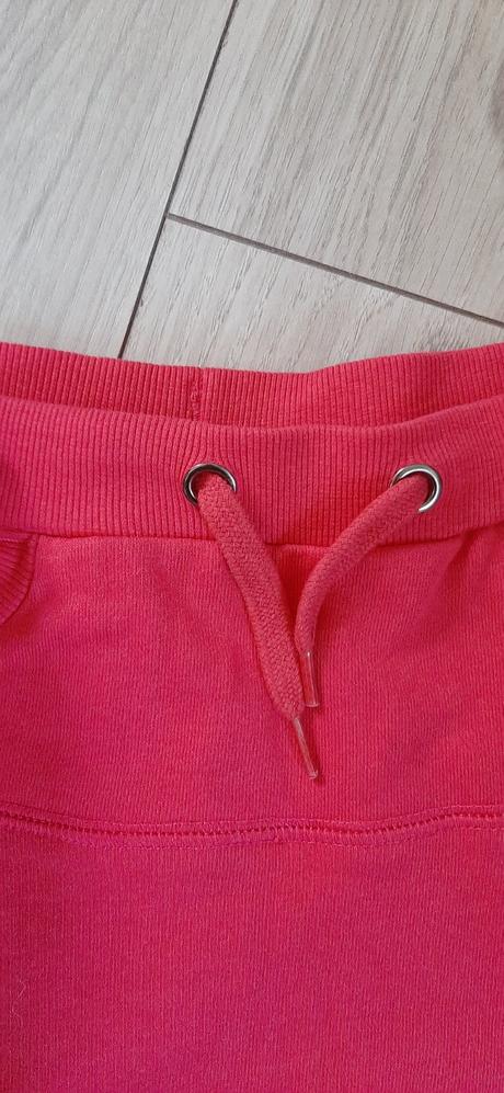 Suknicka sportova, 122