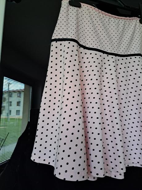 Bodkovaná sukňa, veľ. s, s