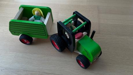Traktor s vyklápacou vlečkou, 