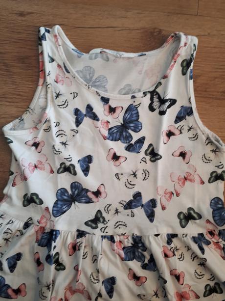 Šaty letné hm biele s motylikmi, h&m,134