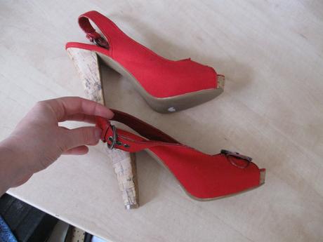 Dámske červené sandále, výška opätku 10,5 cm, 37
