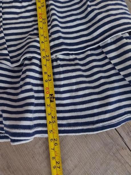 Modrobiele saty s volanmi, 128