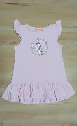 Ružová tunika, 134