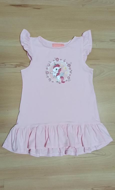 Ružová tunika, 134