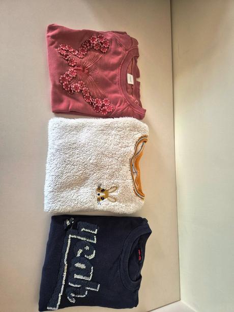 Mikiny v.134, 122–134