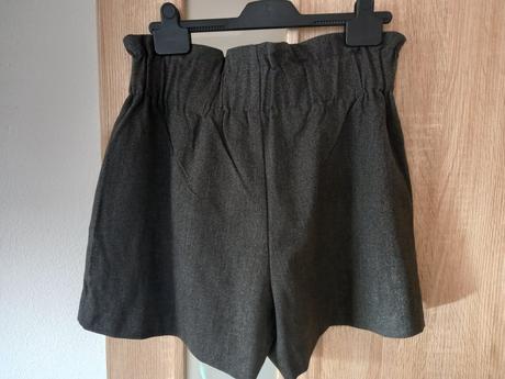 Kraťase, reserved,l